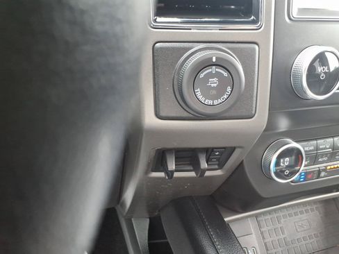 Used 2020 Ford Expedition Max XLT w/ Equipment Group 202A AWD/4WD image 19