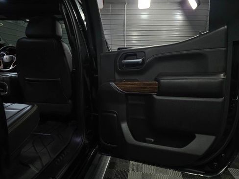 Used 2019 Chevrolet Silverado 1500 High Country w/ Technology Package AWD/4WD image 40