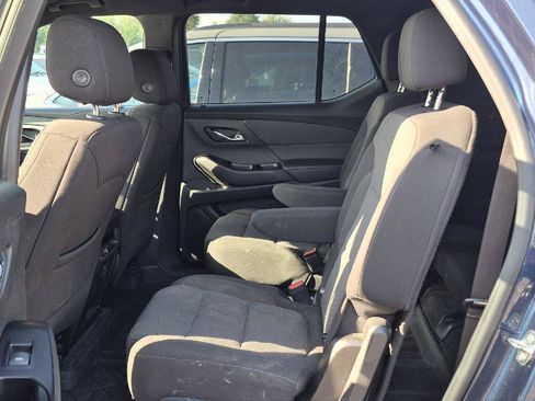 Used 2023 Chevrolet Traverse LT FWD image 6