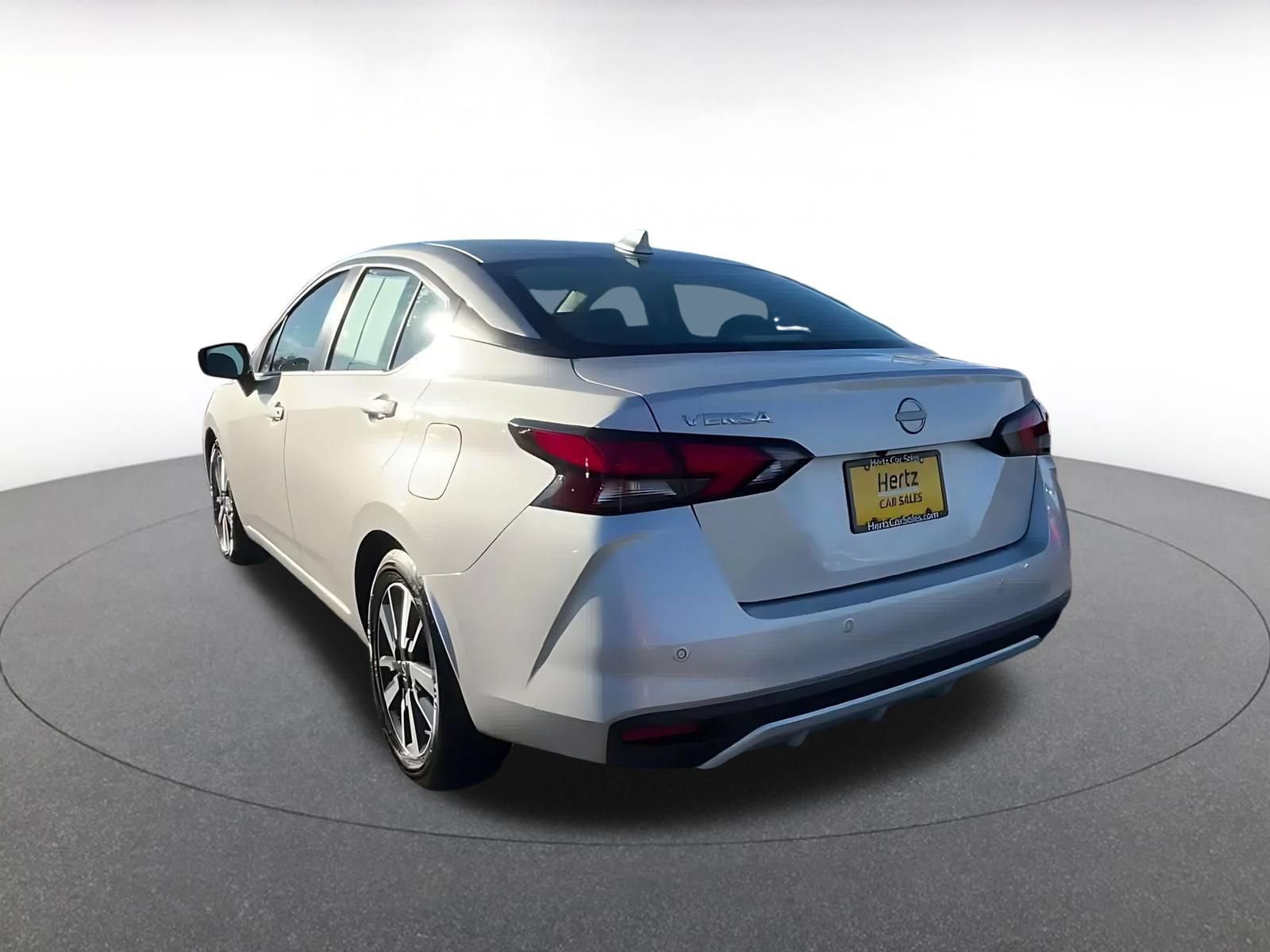 Used 2025 Nissan Versa SV FWD image 10