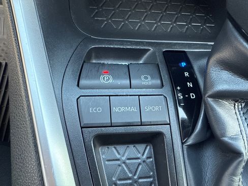 Certified 2024 Toyota RAV4 XLE w/ Convenience Package image 27