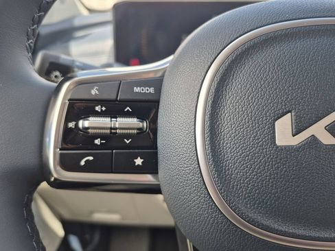 New 2026 Kia Carnival EX FWD image 18