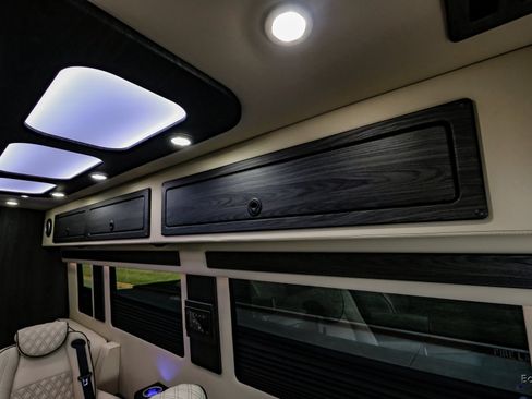 Used 2025 Mercedes-Benz Sprinter 3500 image 79