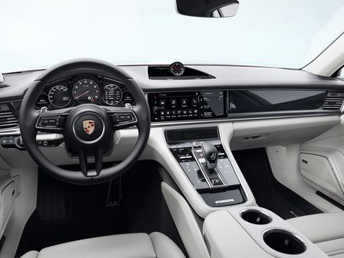 Certified 2023 Porsche Panamera 4 Platinum Edition AWD/4WD image 5