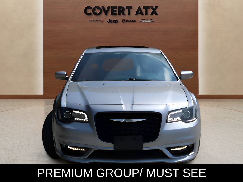 Used 2018 Chrysler 300 S w/ 300S Premium Group RWD image 8