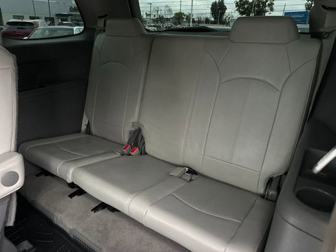 Used 2017 GMC Acadia Limited SLT image 16