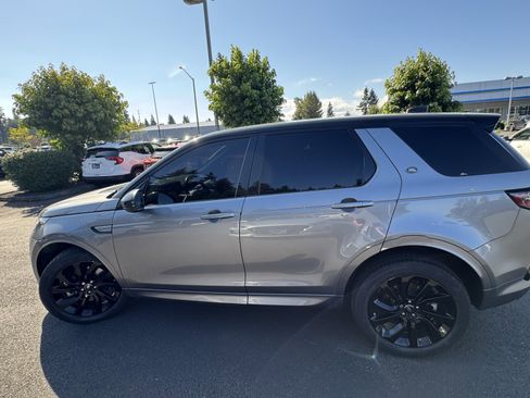 Used 2023 Land Rover Discovery Sport SE R-Dynamic image 7
