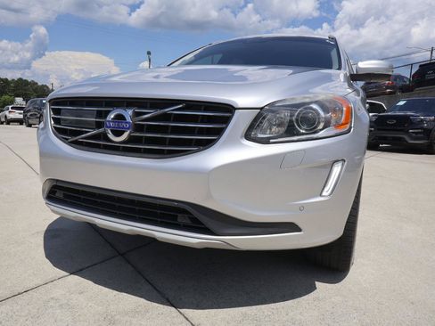 Used 2016 Volvo XC60 T5 Platinum FWD image 32
