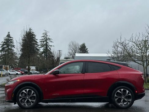 Used 2021 Ford Mustang Mach-E Premium image 2