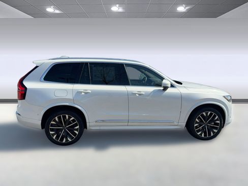 Certified 2025 Volvo XC90 B6 Plus w/ Protection Package Premier image 8