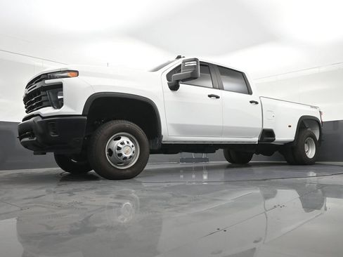 Used 2025 Chevrolet Silverado 3500 W/T AWD/4WD image 24