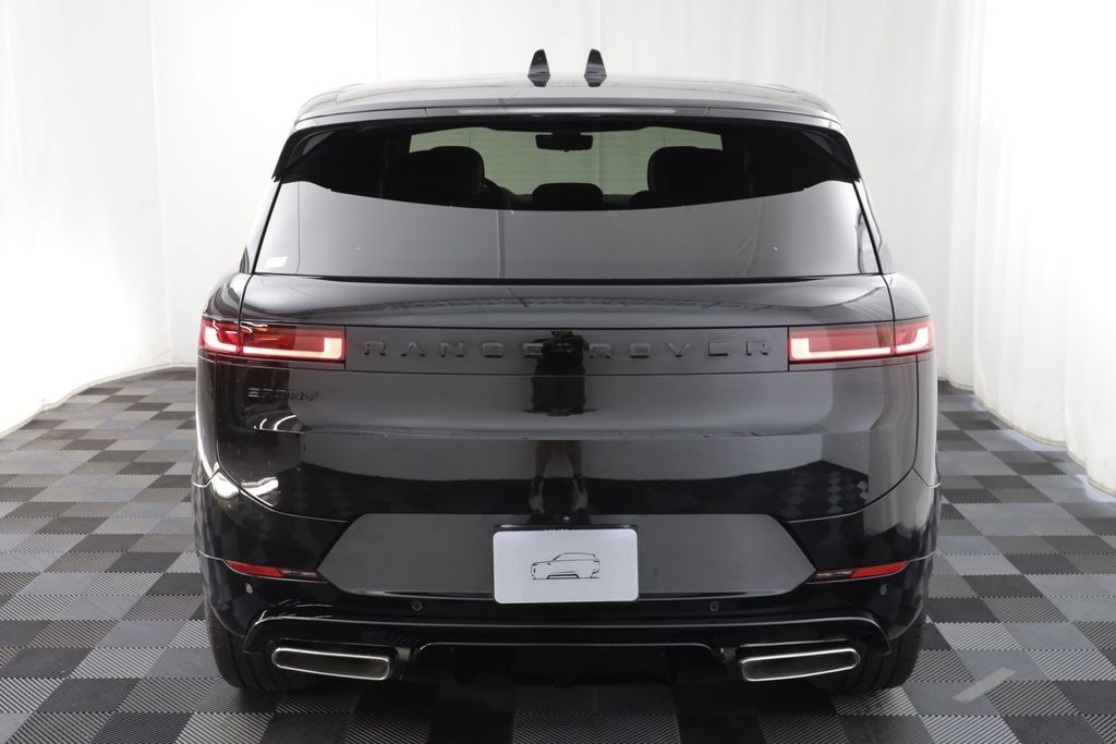 New 2027 Land Rover Range Rover Sport Dynamic SE AWD/4WD image 18