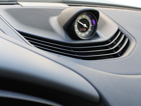 Certified 2025 Porsche Taycan image 18