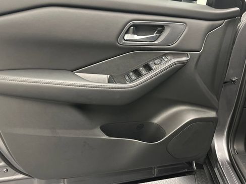 New 2026 Nissan Rogue SV AWD/4WD image 10