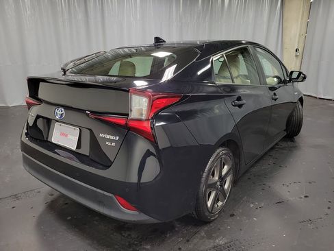 Used 2019 Toyota Prius XLE image 8