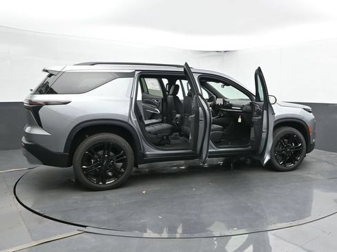 New 2026 Chevrolet Traverse LT w/ LPO, Floor Liner Package FWD image 51