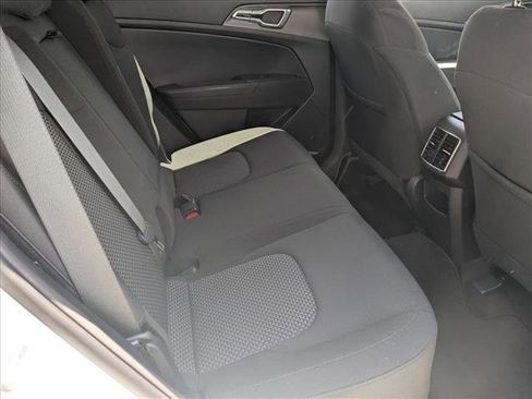 Used 2023 Kia Sportage LX FWD image 19