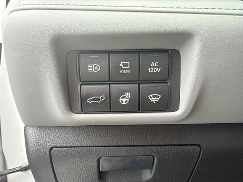 Used 2022 Toyota Highlander Platinum AWD/4WD image 12