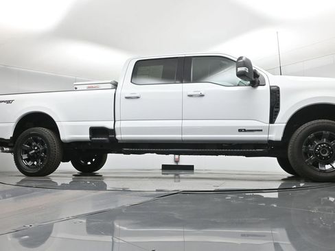 Used 2024 Ford F350 Lariat w/ Lariat Ultimate Package image 4
