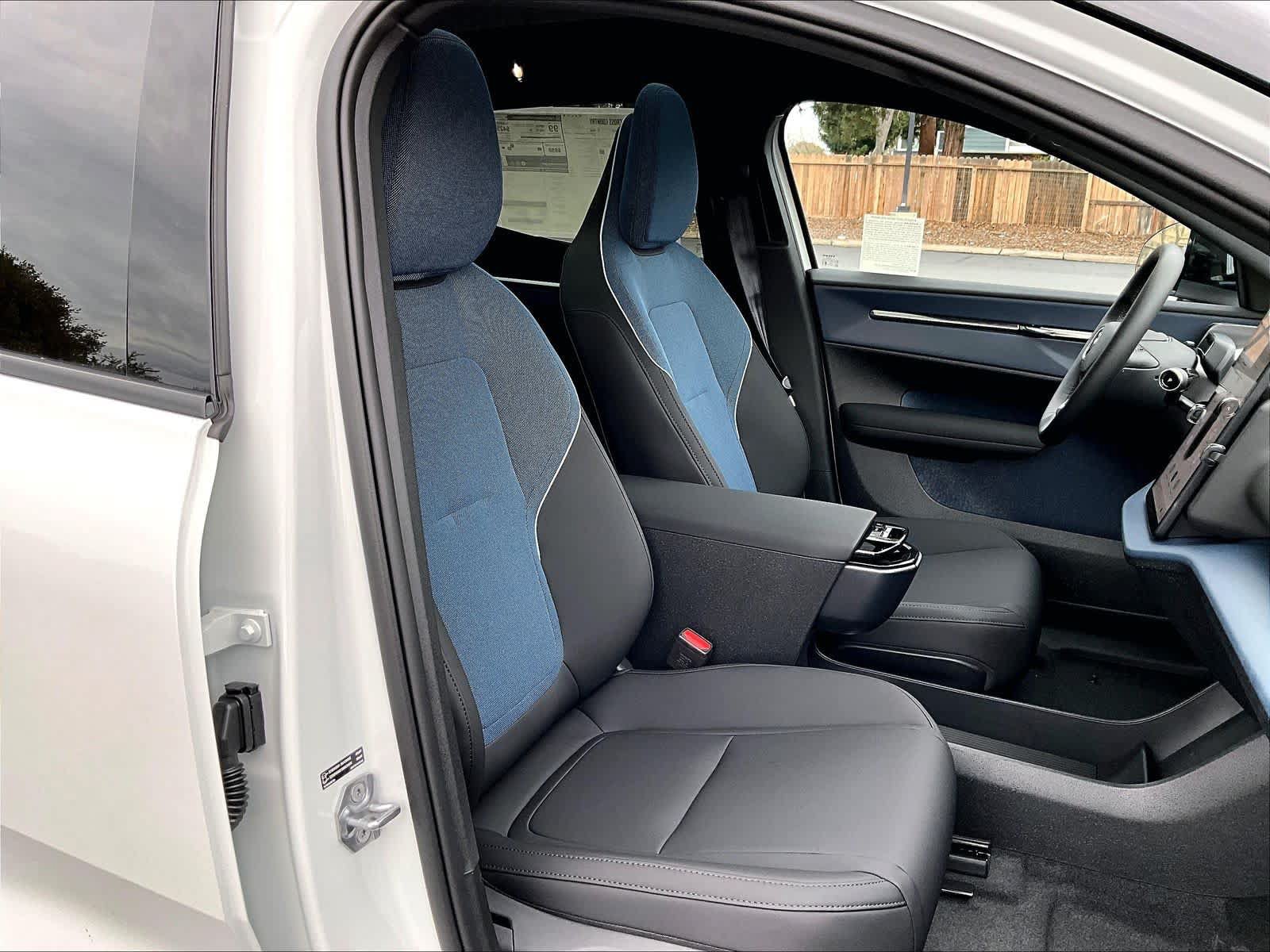 New 2026 Volvo EX30 Cross Country Ultra w/ Protection Package Premier AWD/4WD image 31