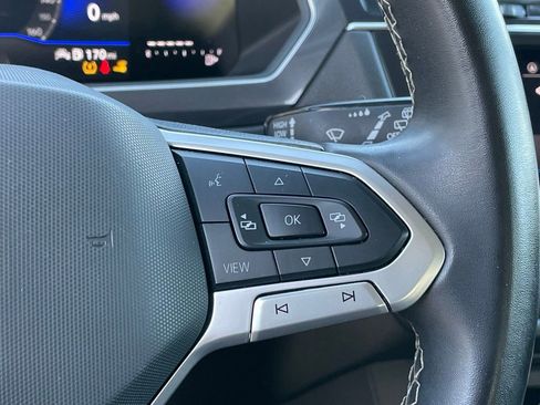 Certified 2024 Volkswagen Tiguan SE image 14