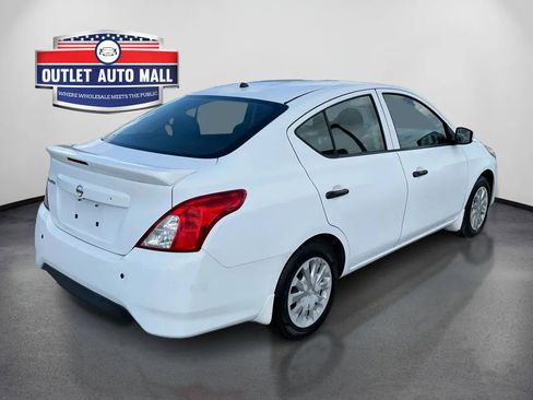 Used 2016 Nissan Versa S Plus FWD image 3