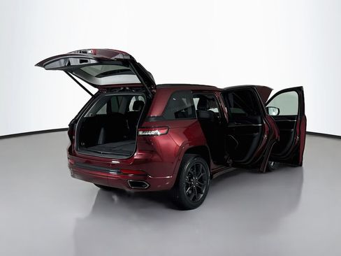 Used 2023 Jeep Grand Cherokee 30th Anniversary AWD/4WD image 24
