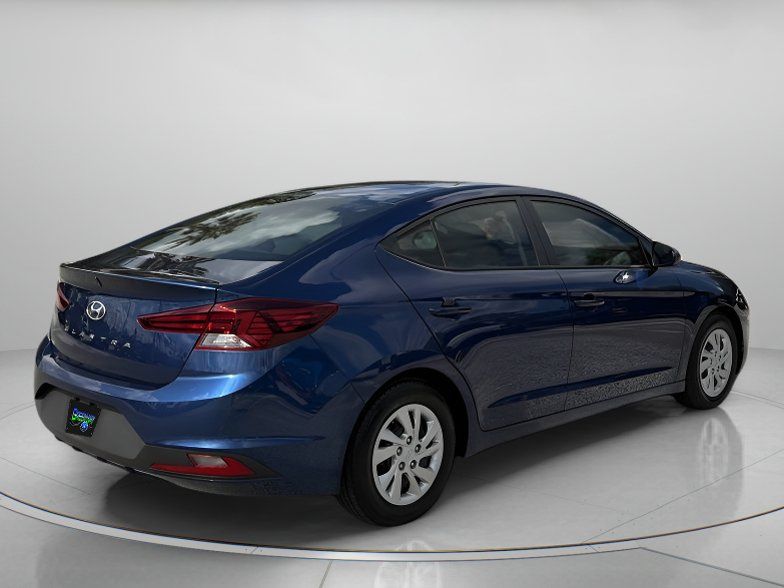Used 2020 Hyundai Elantra SE FWD image 3