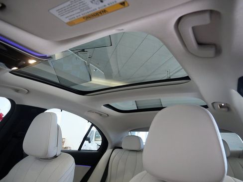 Used 2025 Mercedes-Benz E 350 4MATIC Sedan image 26