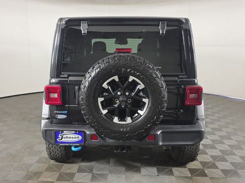 Used 2025 Jeep Wrangler Unlimited Rubicon 4xe w/ Convenience Group AWD/4WD image 7