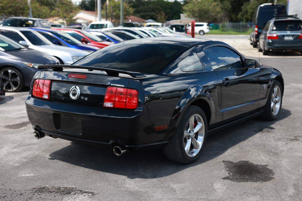 Used 2009 Ford Mustang Convertible RWD image 11