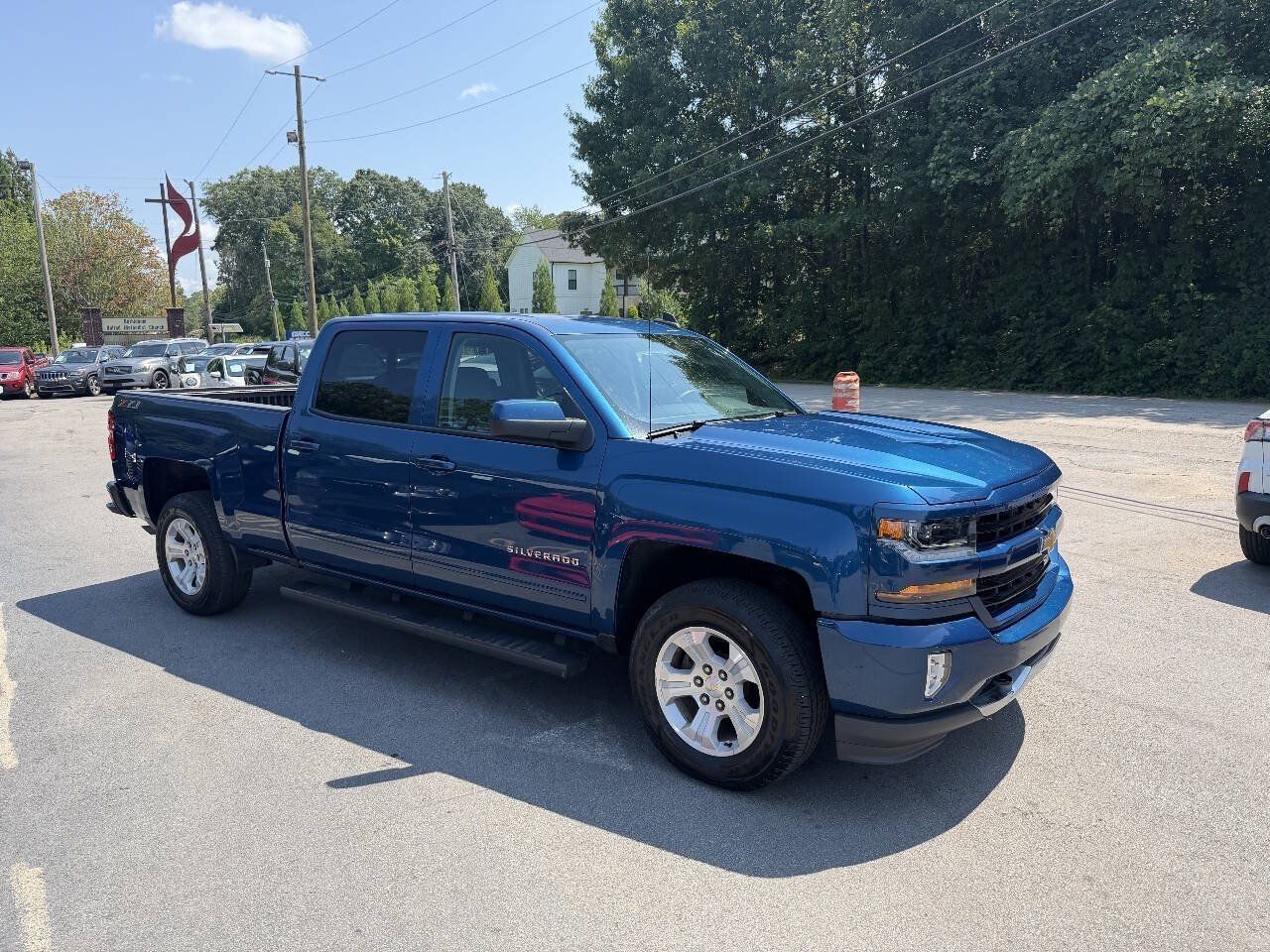 Used 2018 Chevrolet Silverado 1500 LT w/ All Star Edition AWD/4WD image 3