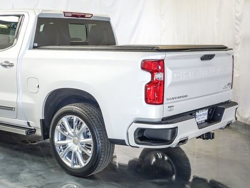 Certified 2022 Chevrolet Silverado 1500 High Country w/ High Country Premium Package AWD/4WD image 10