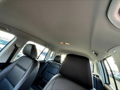 Used 2016 Volkswagen Tiguan S image 12