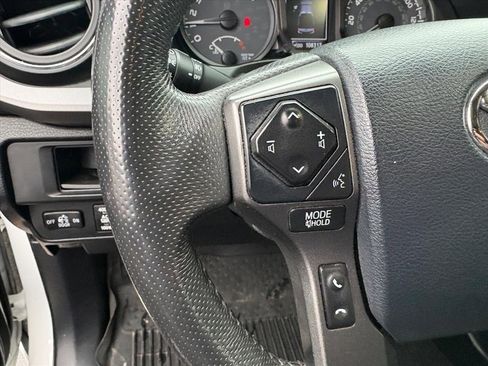 Used 2017 Toyota Tacoma TRD Sport image 14