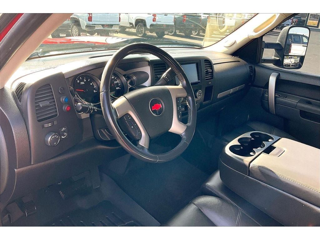 Used 2011 Chevrolet Silverado 2500 LT AWD/4WD image 16