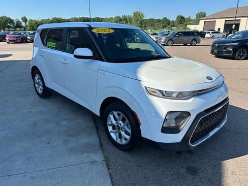 Used 2021 Kia Soul S FWD image 3