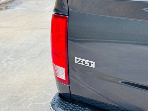 Used 2017 RAM 1500 Classic SLT image 7