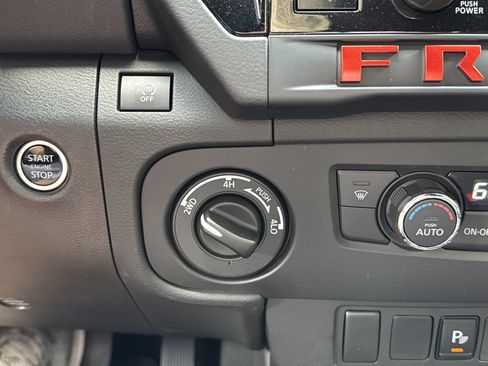 Used 2025 Nissan Frontier PRO-4X AWD/4WD image 25