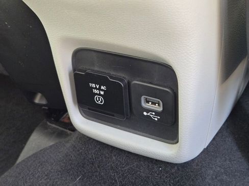 Used 2018 Jeep Compass Limited w/ Navigation Group image 11