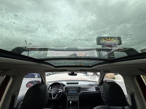 Used 2021 Volkswagen Atlas SEL Premium image 33