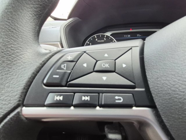 Used 2025 Nissan Altima 2.5 SV AWD/4WD image 17