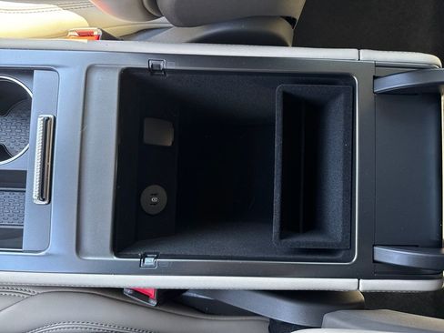 Used 2025 Lincoln Nautilus Premier w/ Jet Appearance Package image 27