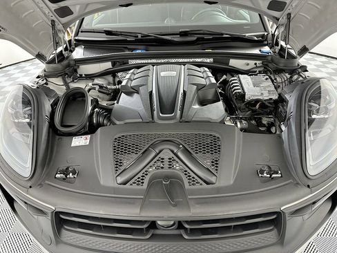 Certified 2024 Porsche Macan GTS AWD/4WD image 32