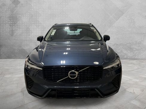 Used 2023 Volvo XC60 T8 Plus AWD/4WD image 3