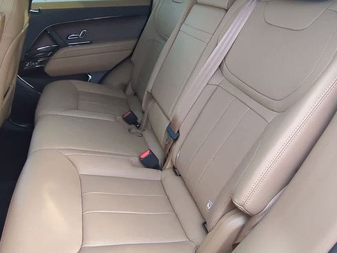 Used 2023 Land Rover Range Rover Sport SE image 19