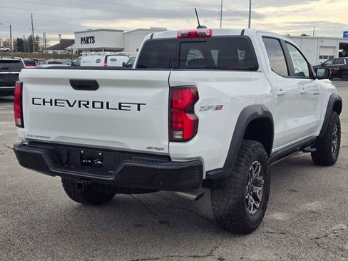 Used 2024 Chevrolet Colorado ZR2 w/ ZR2 Convenience Package III image 5