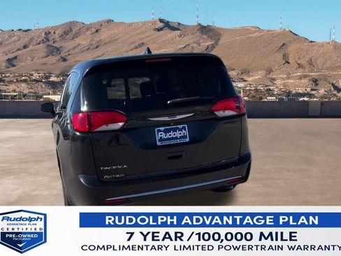 Used 2017 Chrysler Pacifica Touring Plus w/ Tire & Wheel Group image 4