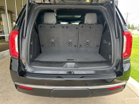 Used 2022 GMC Yukon SLT w/ SLT Premium Package RWD image 12