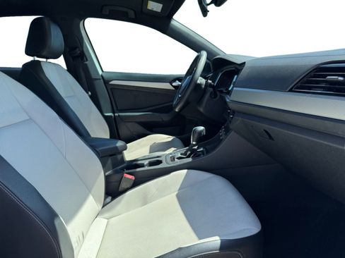 Used 2019 Volkswagen Jetta R-Line FWD image 17